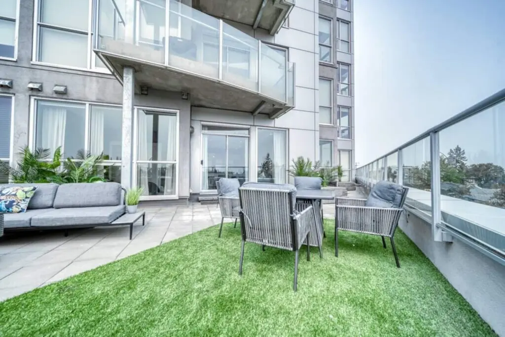 fe4c6063 b50d 44eb b999 98ba93db433d