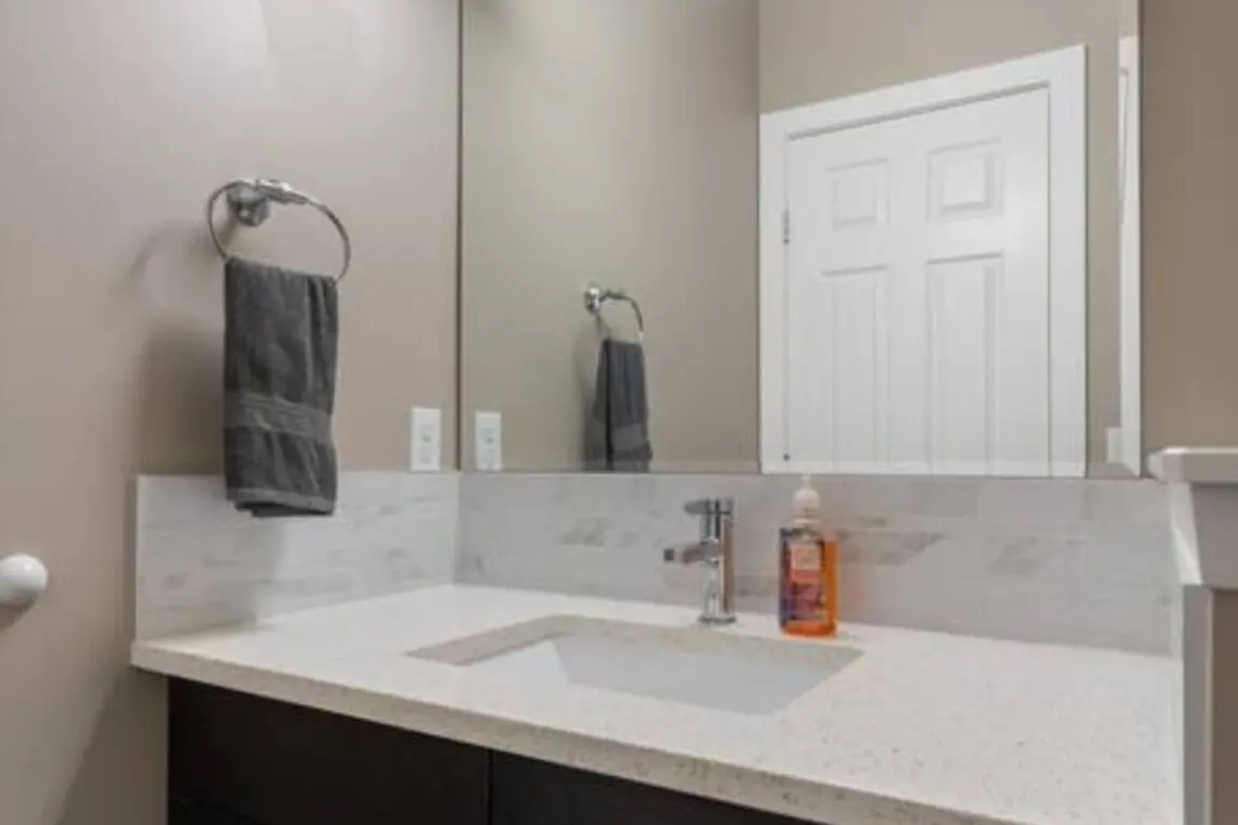 03b1f7f0 af50 4819 a7d6 dd9780d03988