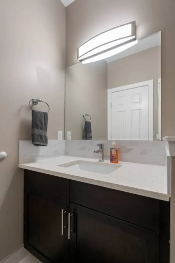 03b1f7f0 af50 4819 a7d6 dd9780d03988