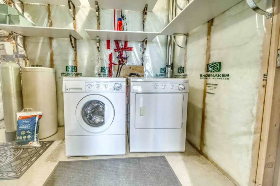 05847f42 94d3 401f a368 36d6c3f7b403