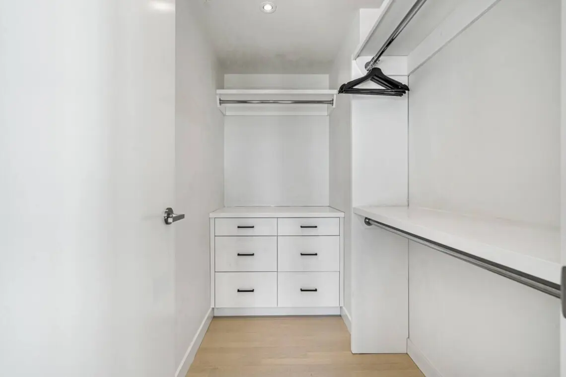 4b1210cd d7e1 415f a9d9 1c51445dc342