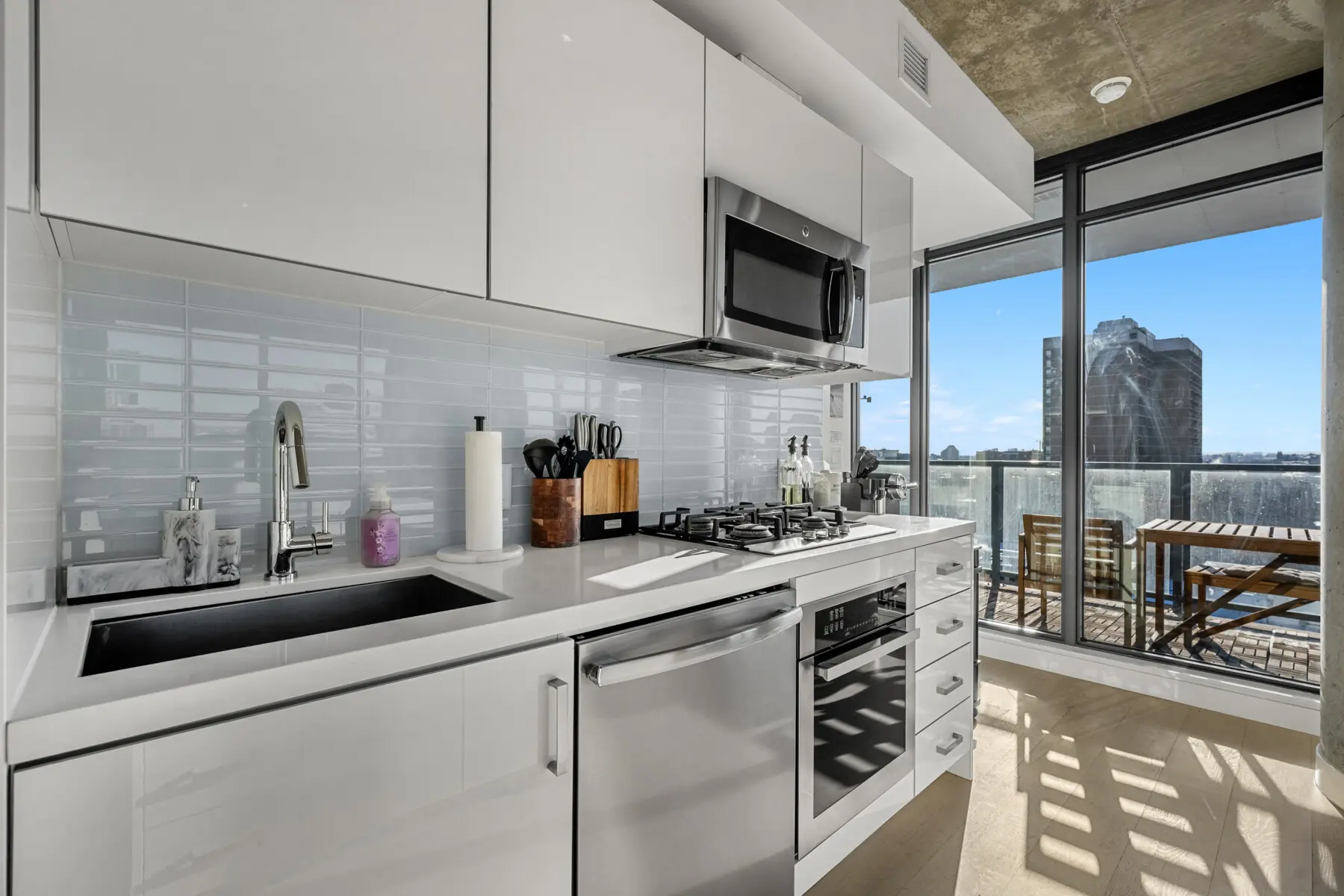 8ef27b18 219d 43d0 953f 4ddb458da9da