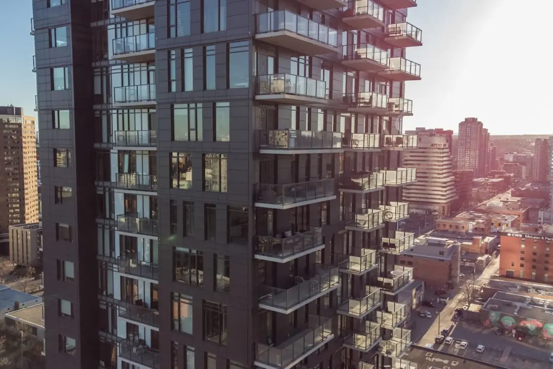 c7bb32b5 852c 46d3 9895 6b6127e36548