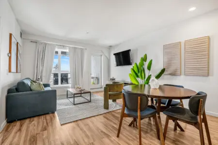 efa61dc6 b5b4 4fe5 b4df 3fa7bc9219a9