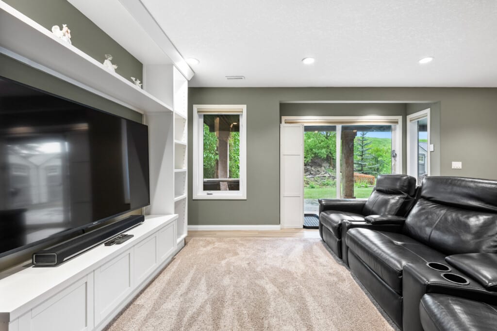Private Evergreen Suite | Steps to Fish Creek - photo 7